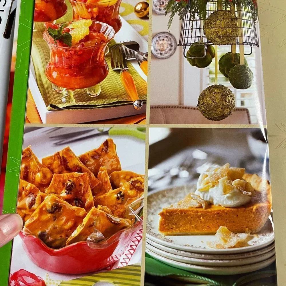 CHRISTMAS COOKBOOK BY SOUTHERN LIVING‎